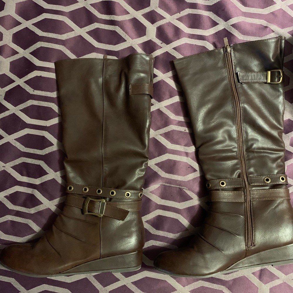 NWT women’s mid calf boots. Size 10